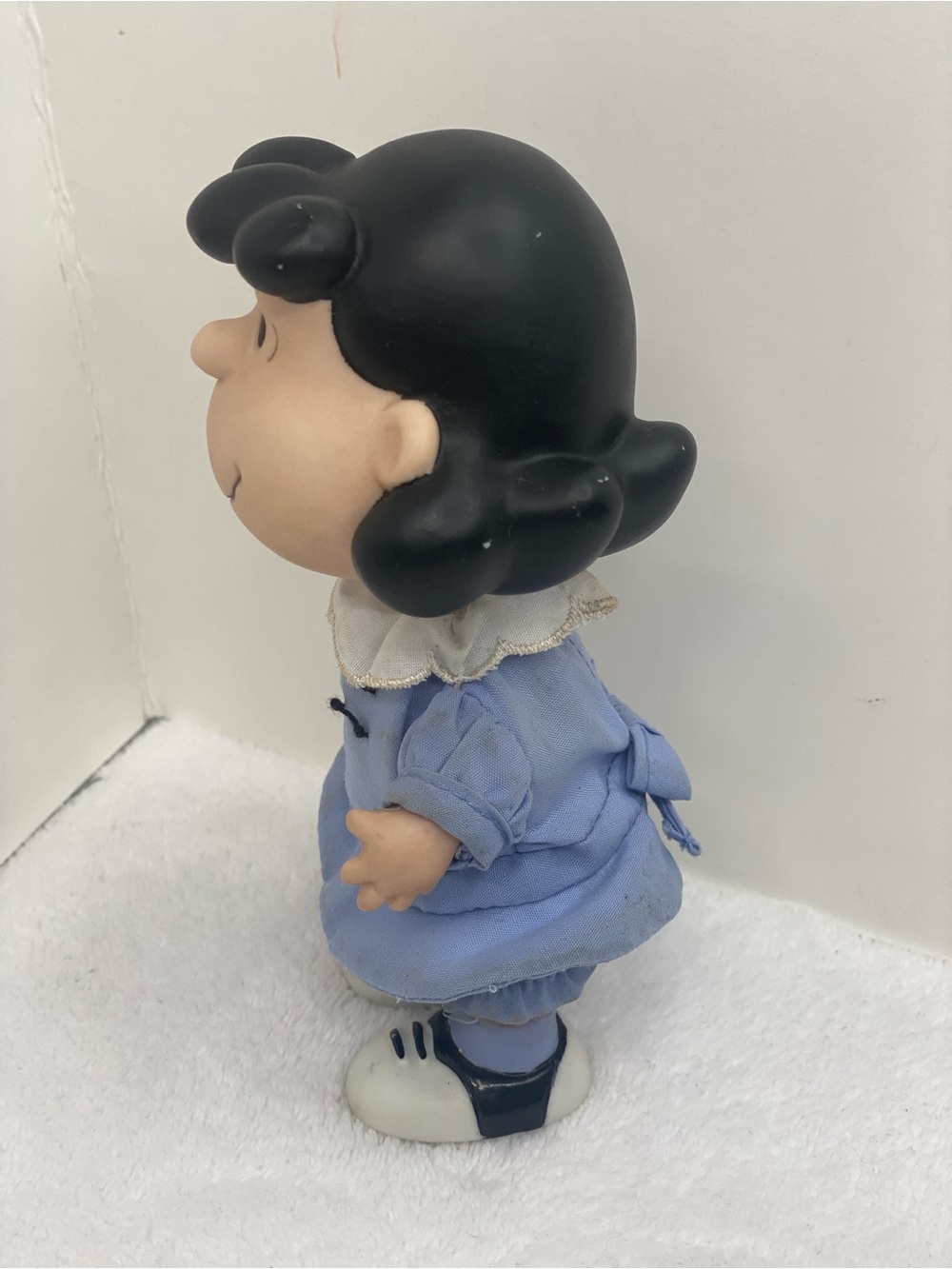 Hallmark Peanuts Gallery Lucy Jointed Porcelain Figurine 8781 Limited Edition - Picture 4 of 11